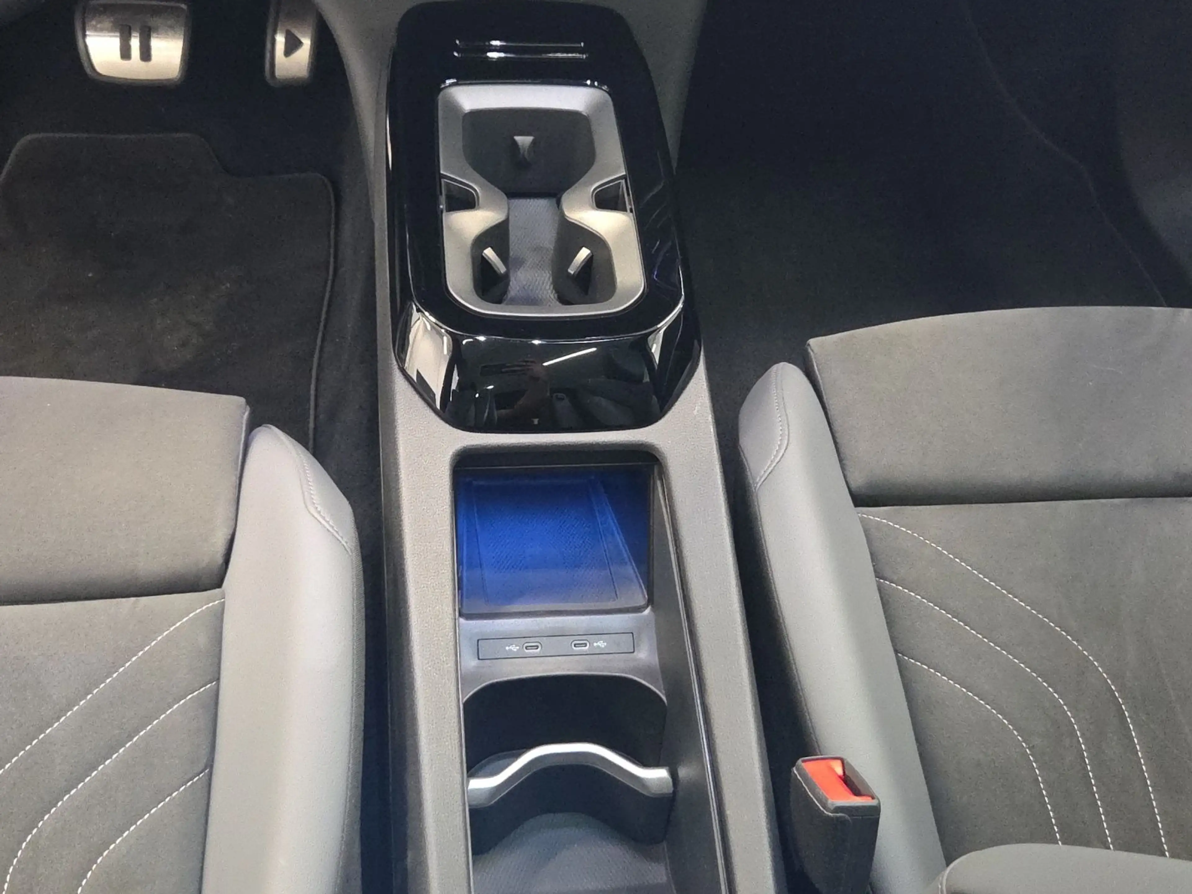 Volkswagen ID.5 Pro Performance *Navi*Wärmep.*AHK*IQ-Light* — photo 9