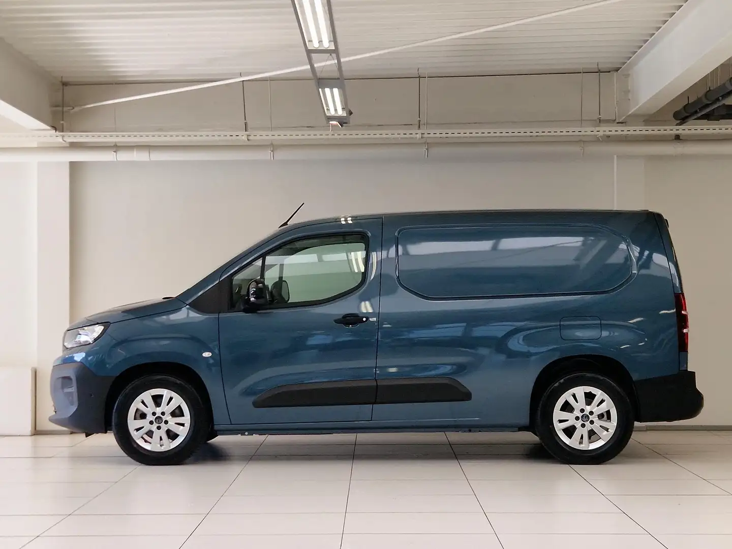 Peugeot Partner e-Partner L2 50 kWh | 8 jaar garantie | Pakket Com Blauw - 2
