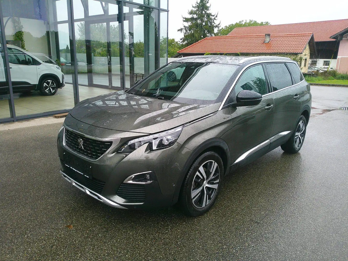 Peugeot 5008 GT Line EAT8 HDI 130PS Grau - 1