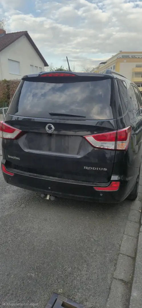 SsangYong Rodius 2.2 e-XDi220 Automatik 4WD Sapphire Schwarz - 2