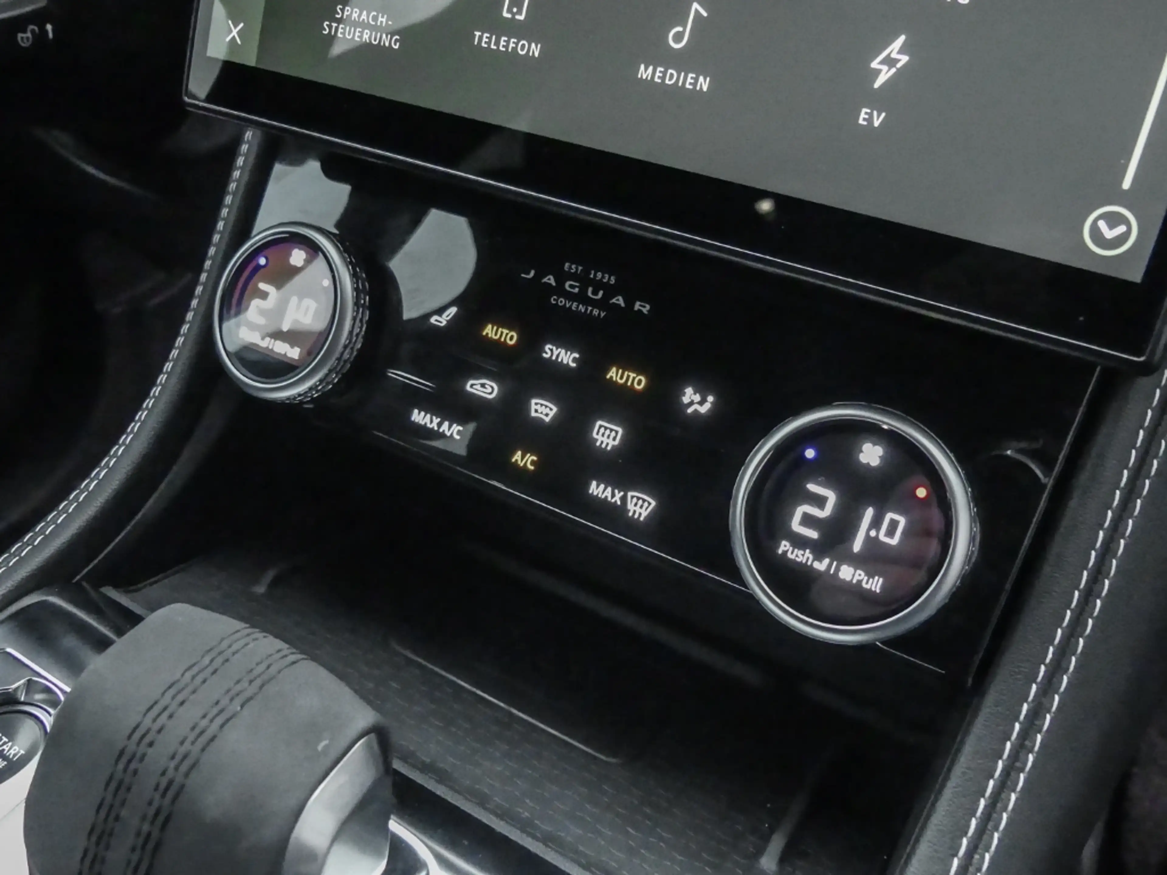 Jaguar F-Pace P400e R-Dynamic SE AWD Plug-In Hybrid AD AHK-el. k — photo 14