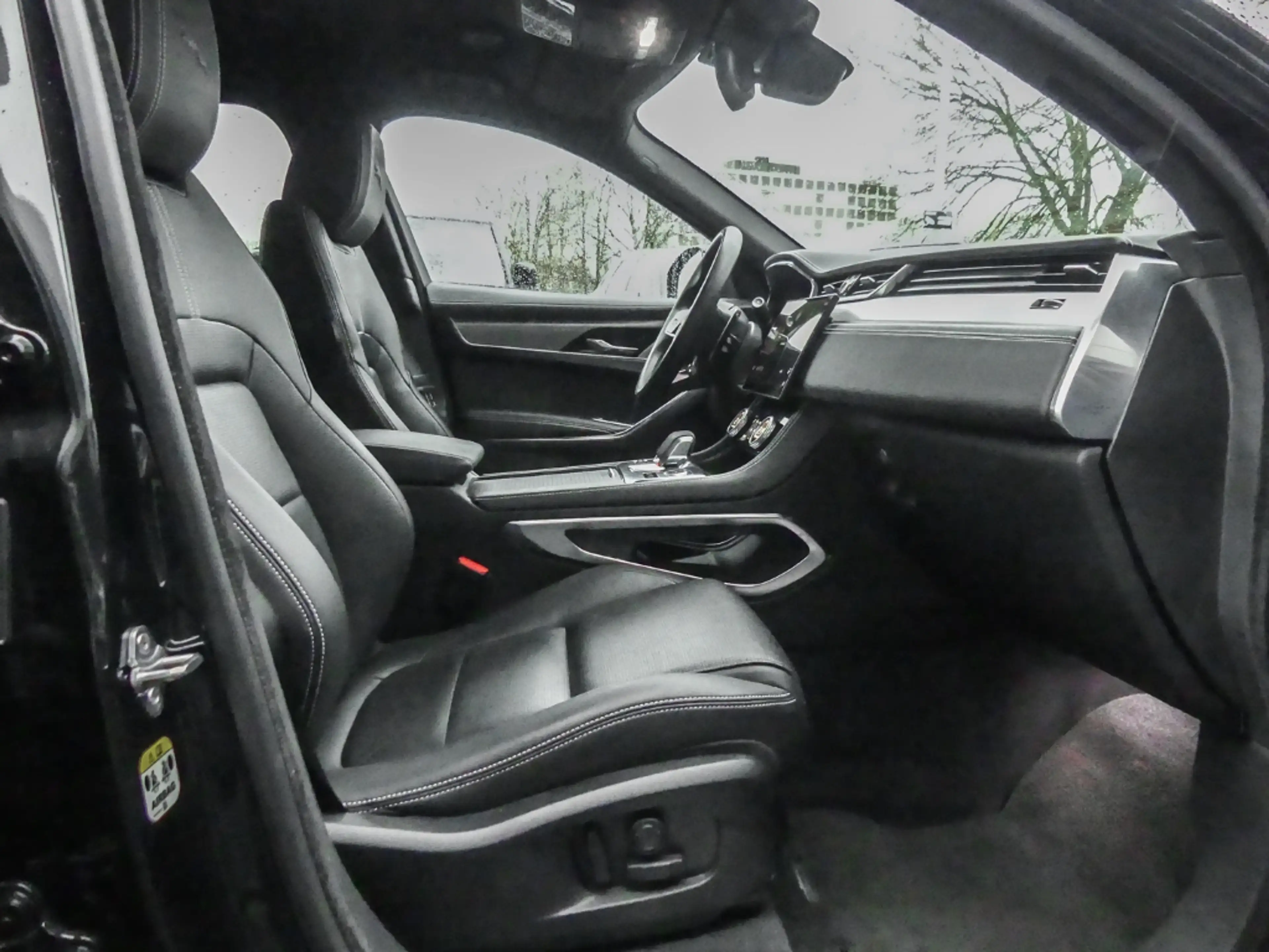 Jaguar F-Pace P400e R-Dynamic SE AWD Plug-In Hybrid AD AHK-el. k — photo 3