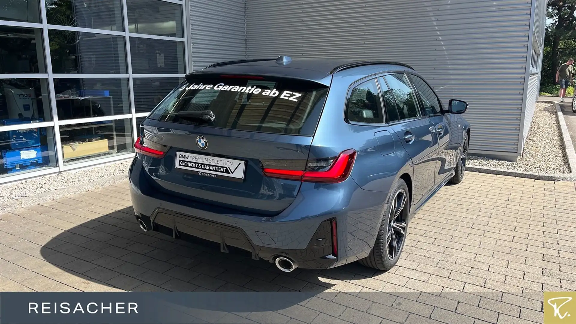 BMW 320 i M-Sport Navi AHK HUD 360° 18" HiFi Blau - 2