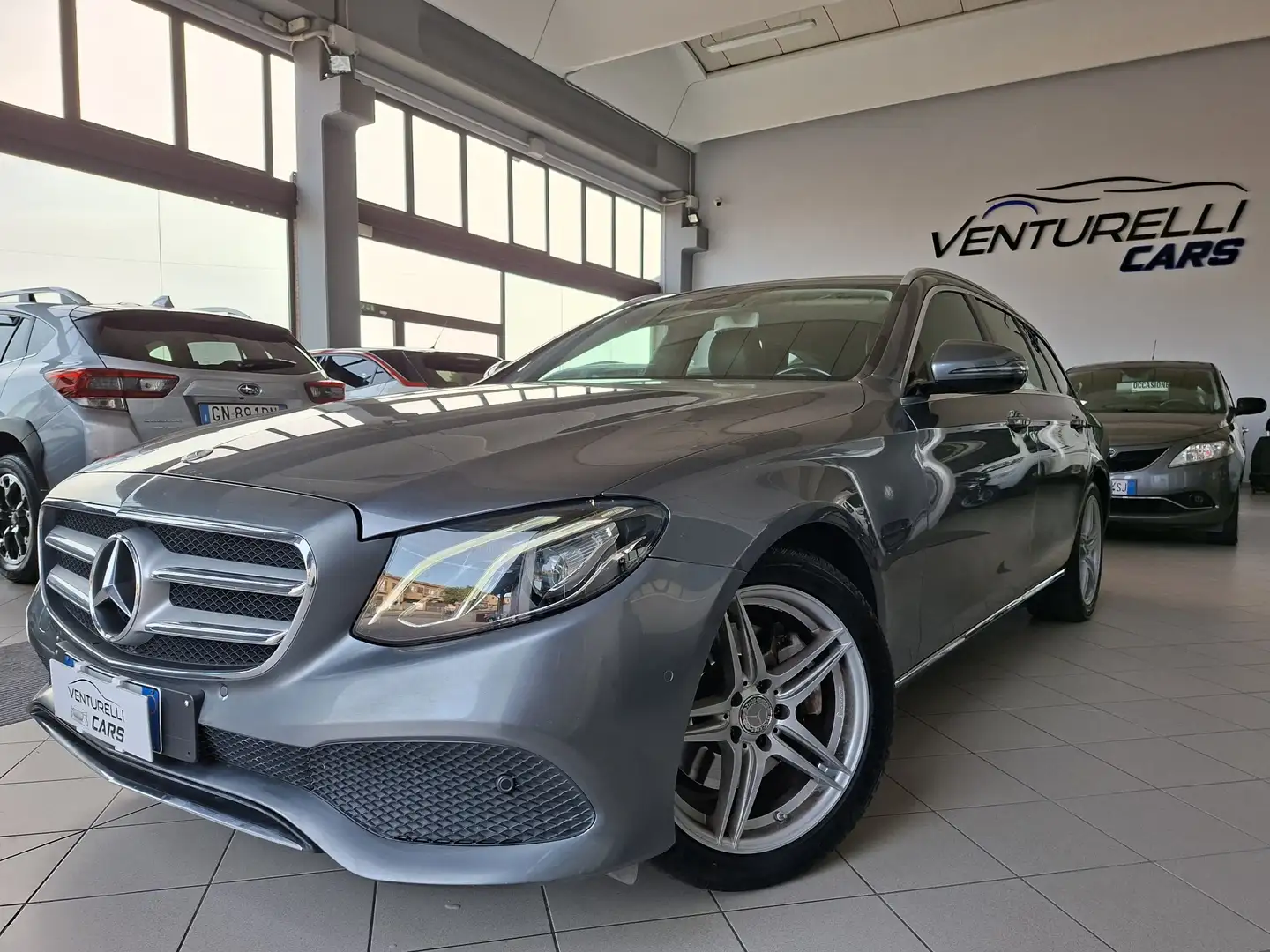Mercedes-Benz E 220 Classe E - S213 SW SW d Business Sport auto Grigio - 1