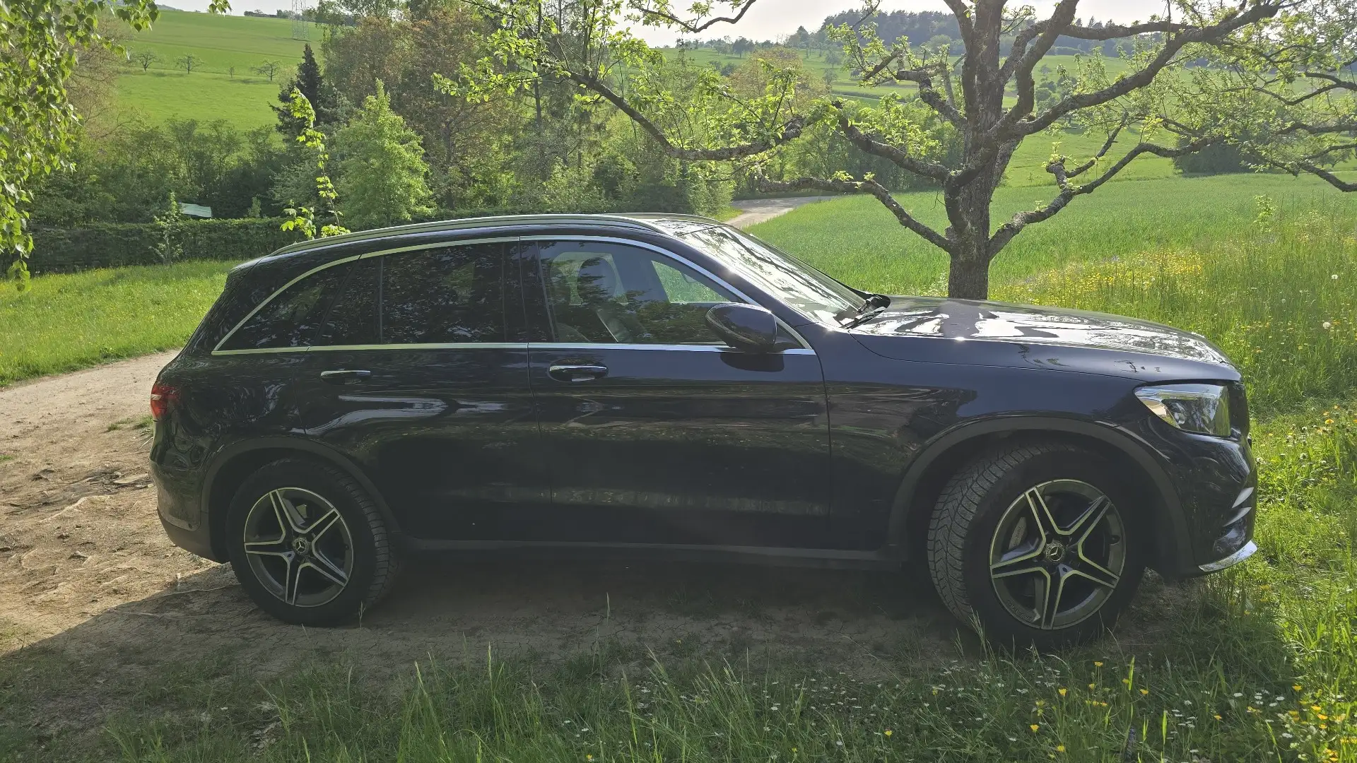 Mercedes-Benz GLC 350 d 4Matic 9G-TRONIC AMG Line Blau - 2