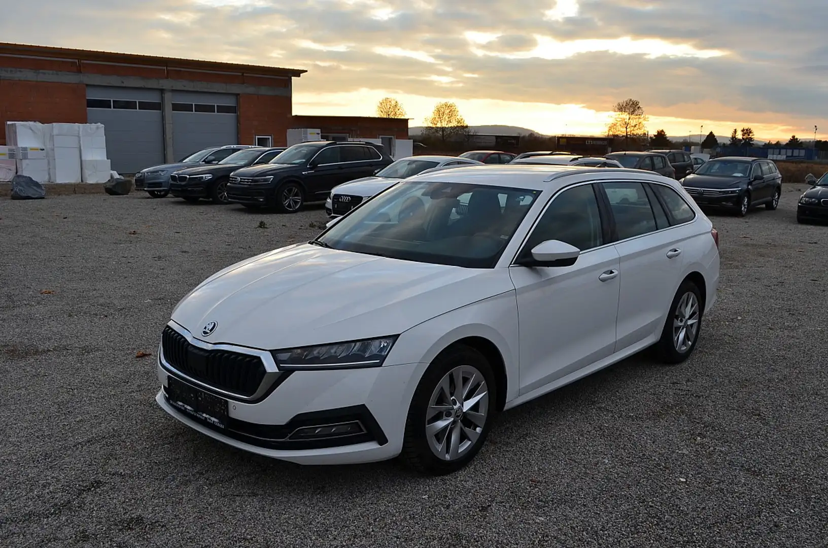 Skoda Octavia Combi 2,0 TDI Premium DSG Schwarz - 1