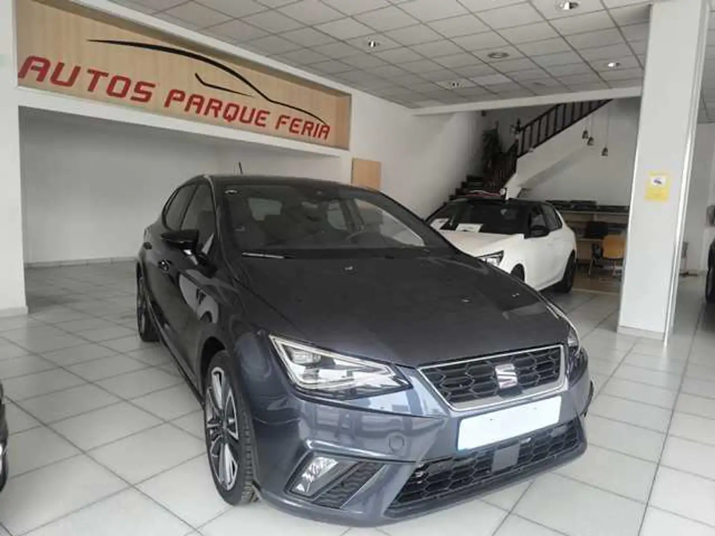 SEAT Ibiza 1.0 TSI S&S FR XS 115 Gris - 1