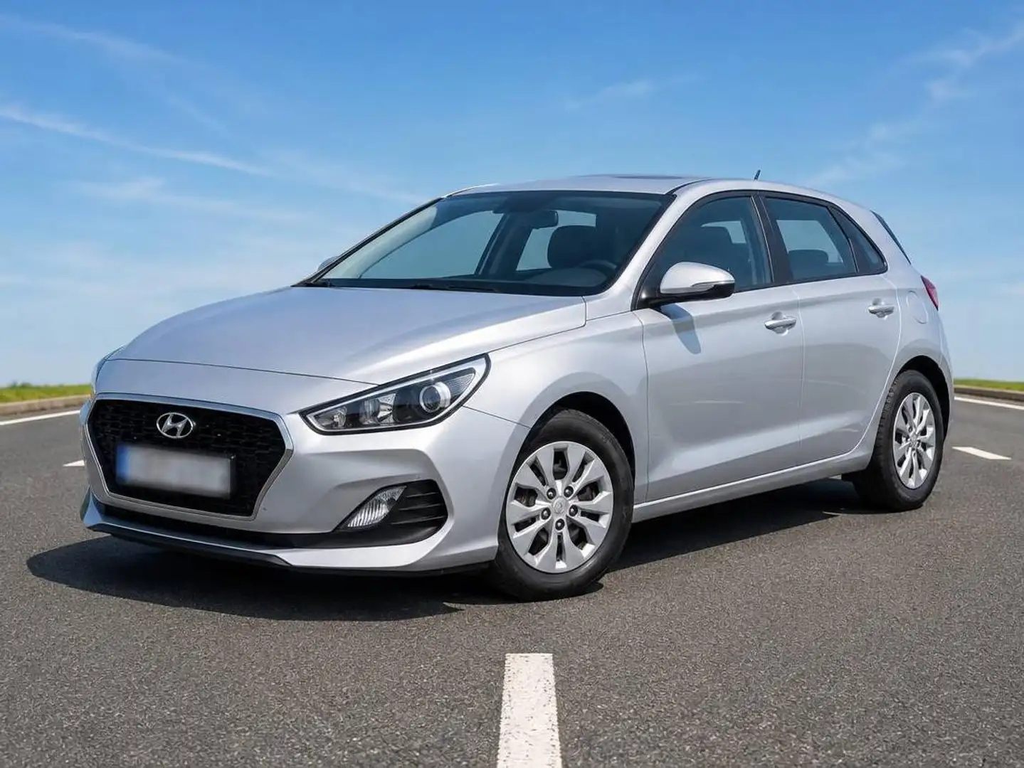 Hyundai i30 i30 1,4 MPI Entry Entry Silber - 1