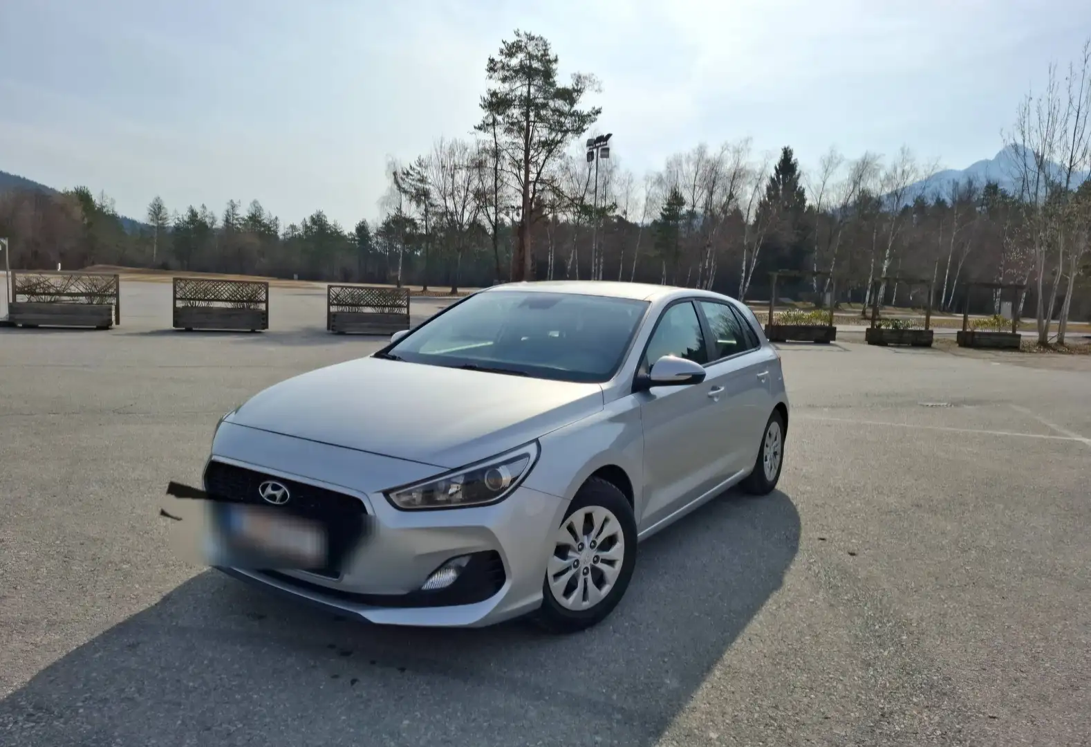 Hyundai i30 i30 1,4 MPI Entry Entry Silber - 2