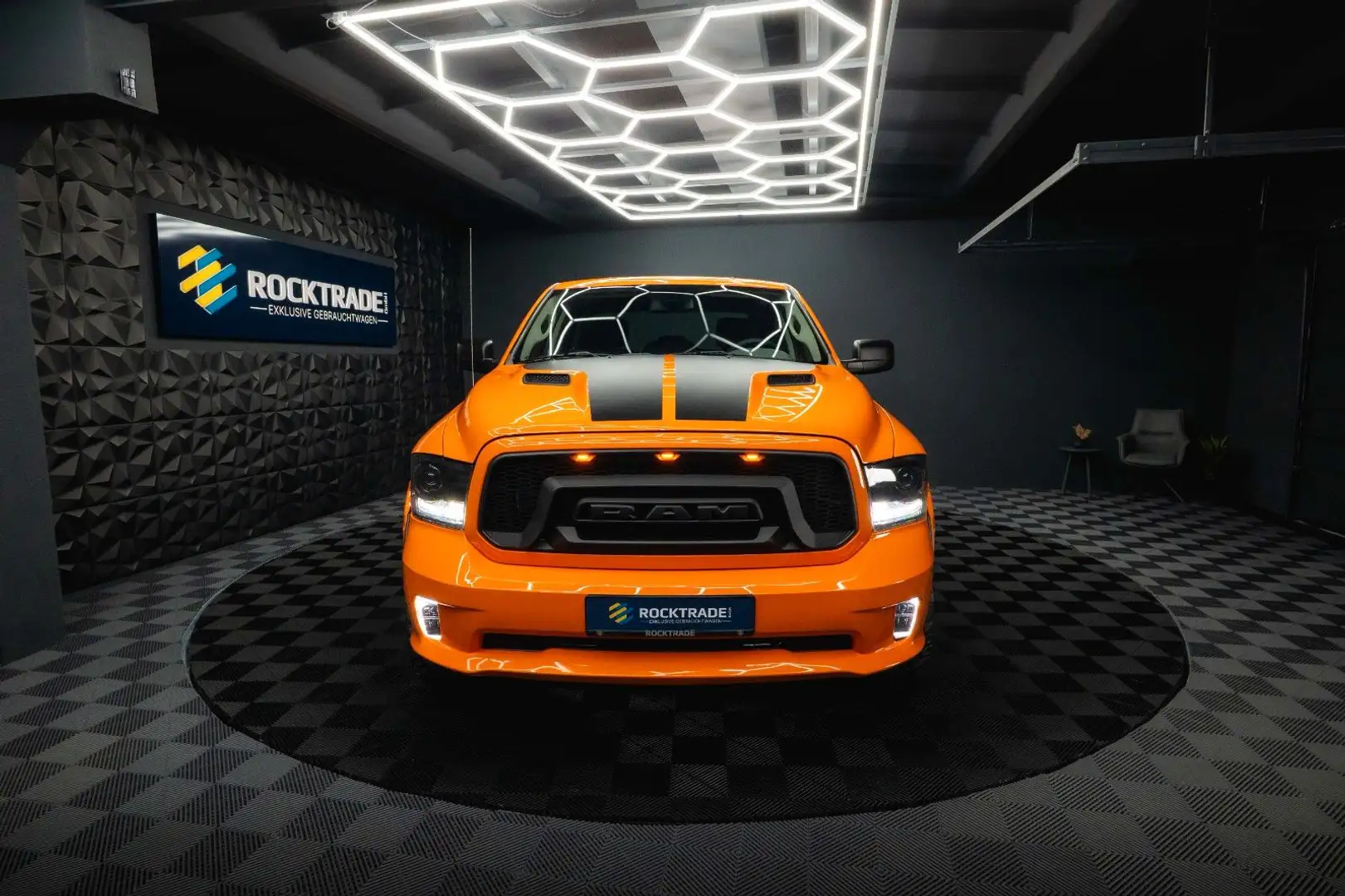 Dodge RAM 5.7 V8 HEMI 4x4 OFFROAD Night Edition LED Orange - 2