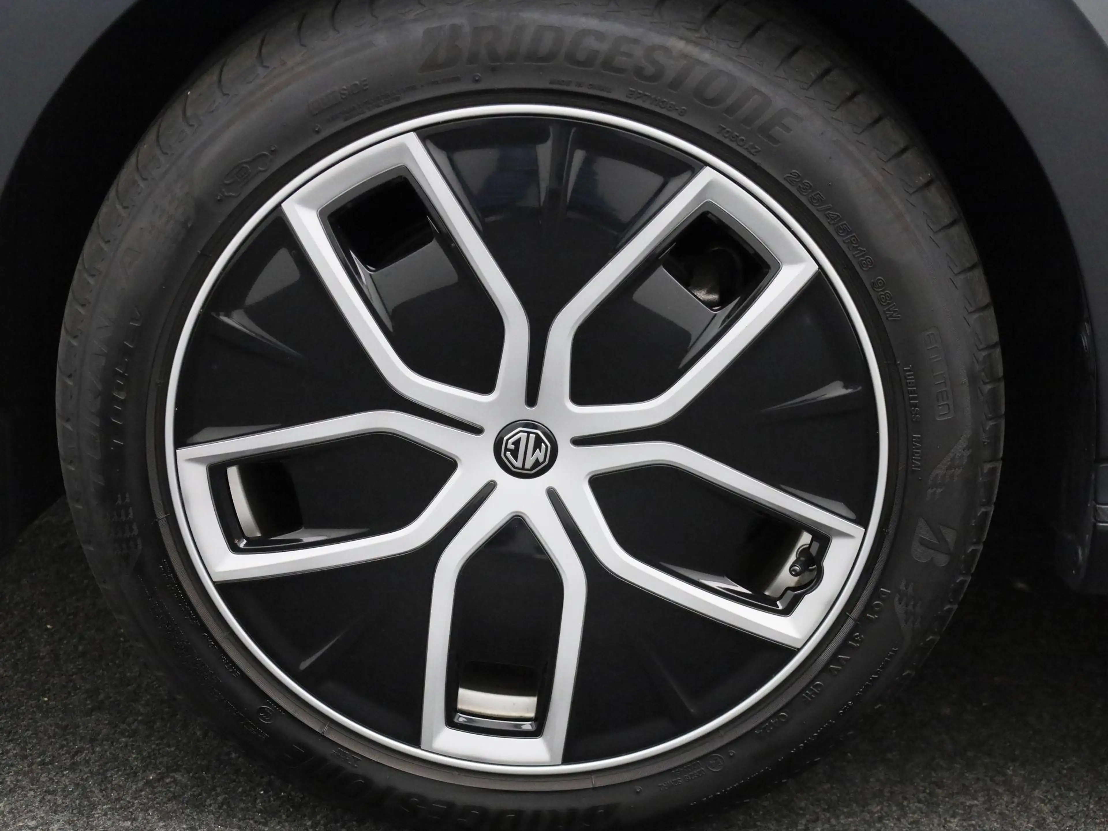 MG MG4 Electric Luxury 64 kWh — photo 14