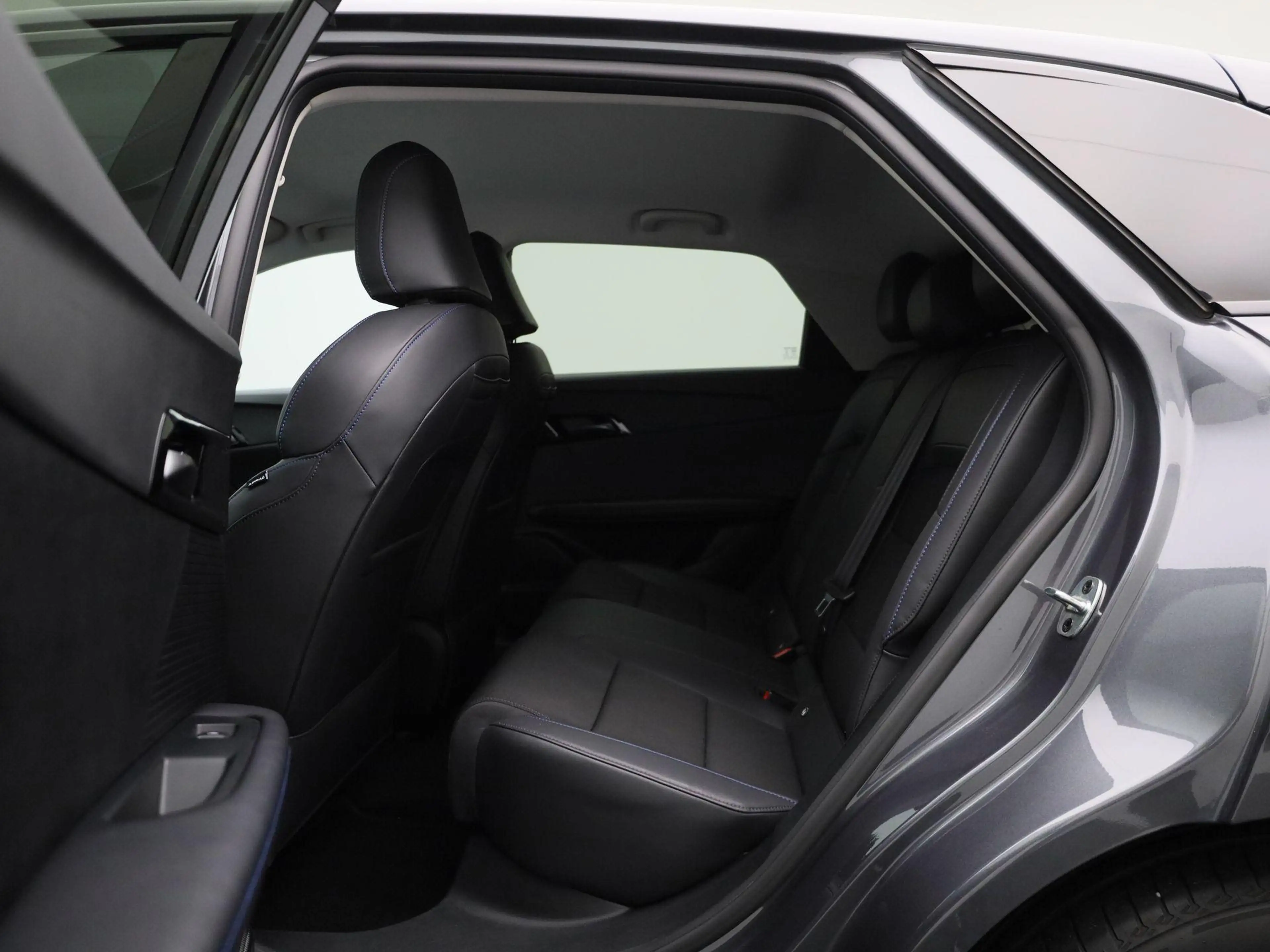 MG MG4 Electric Luxury 64 kWh — photo 10