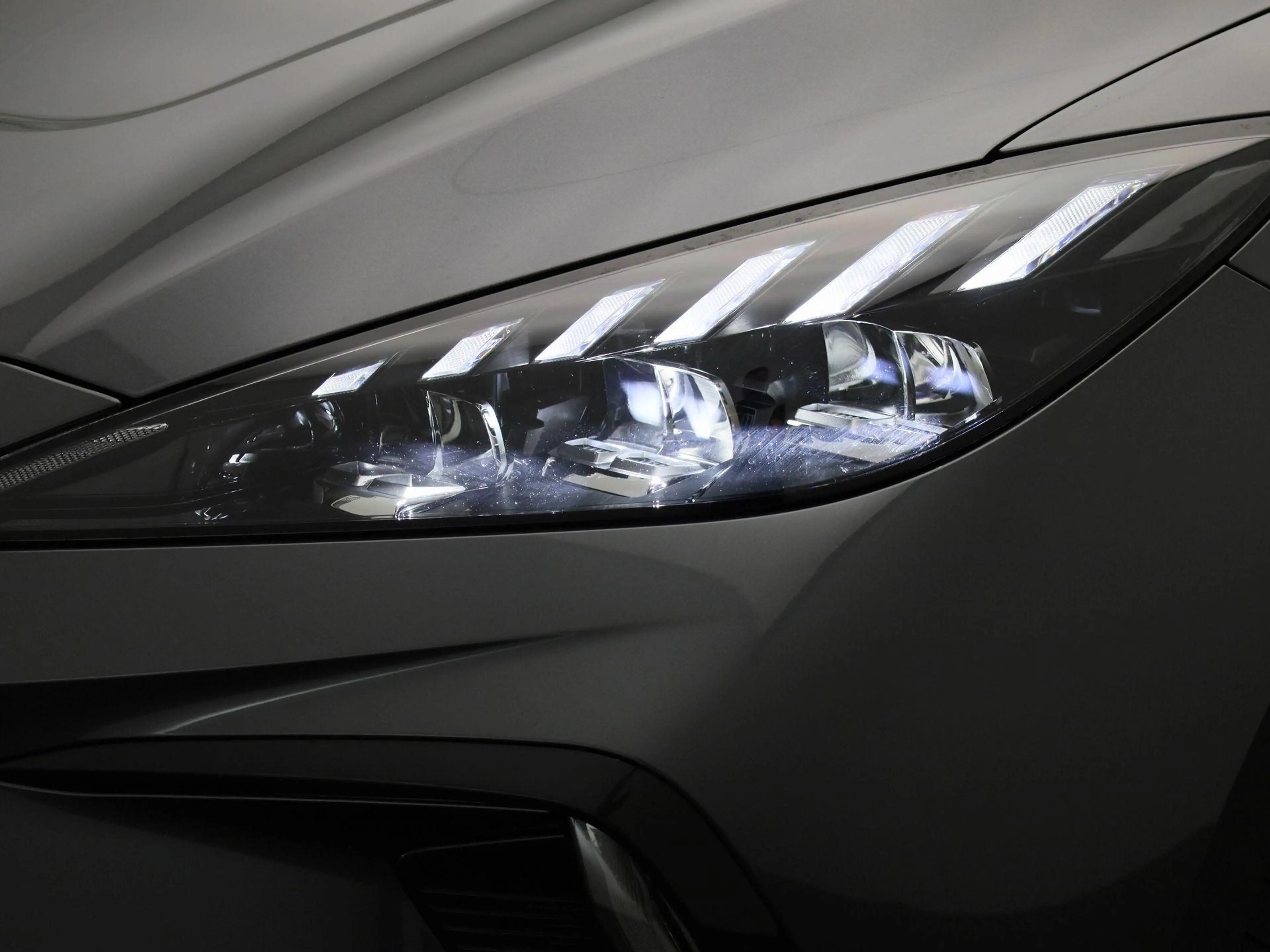 MG MG4 Electric Luxury 64 kWh — photo 15