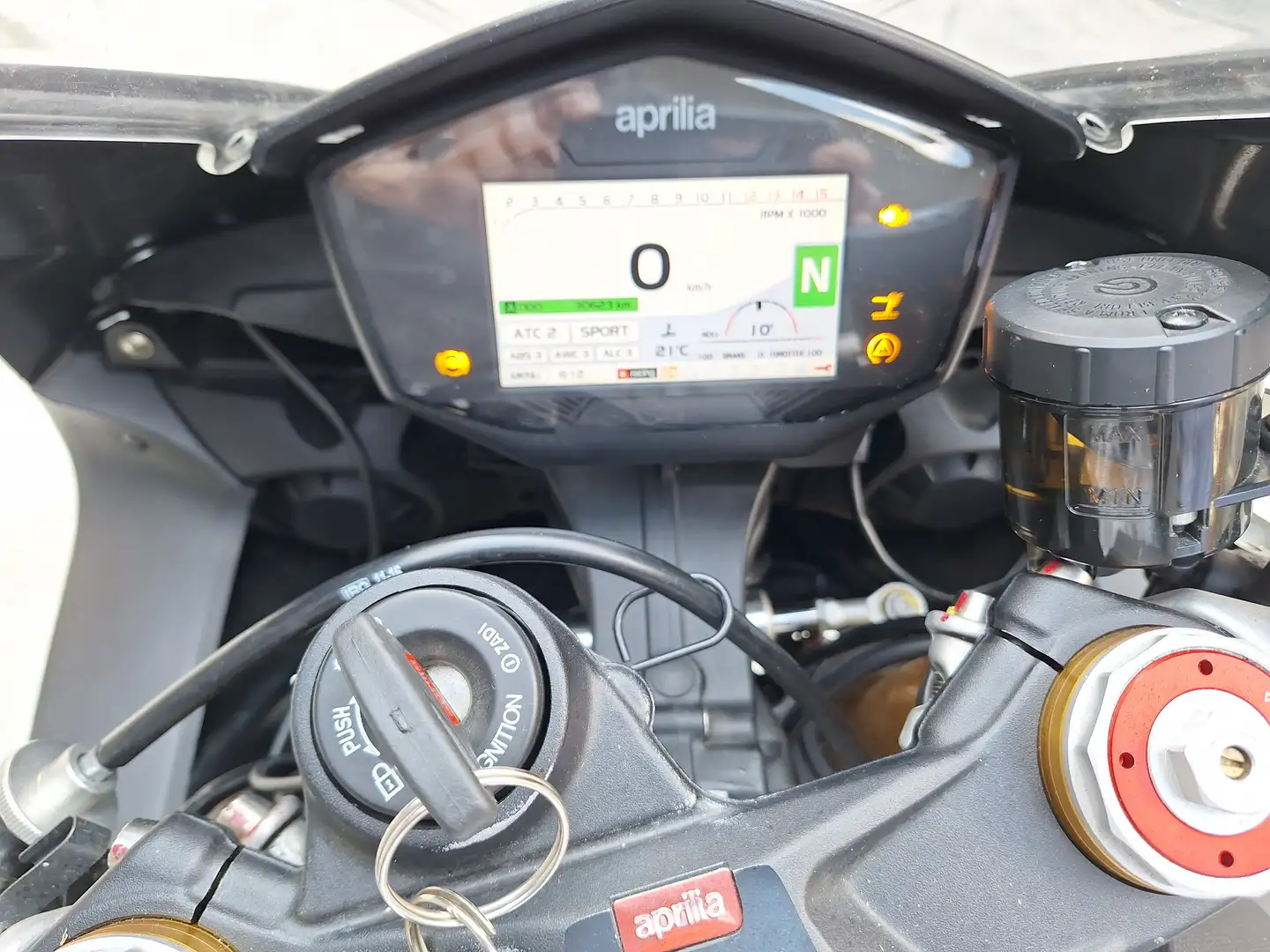Aprilia RSV4 RR 2017 Argintiu - 1