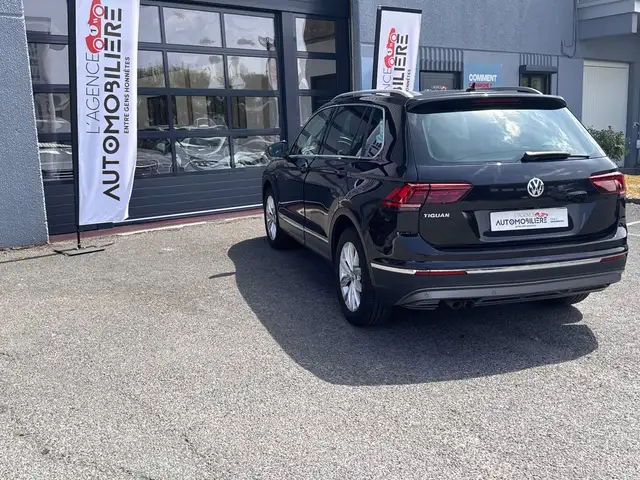 Volkswagen Tiguan view 5