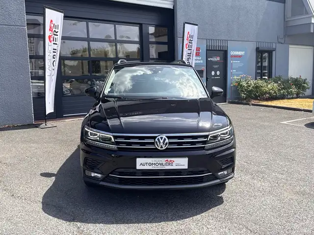 Volkswagen Tiguan view 2