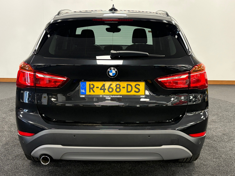 BMW X1 SDrive18i High Executive — photo 9