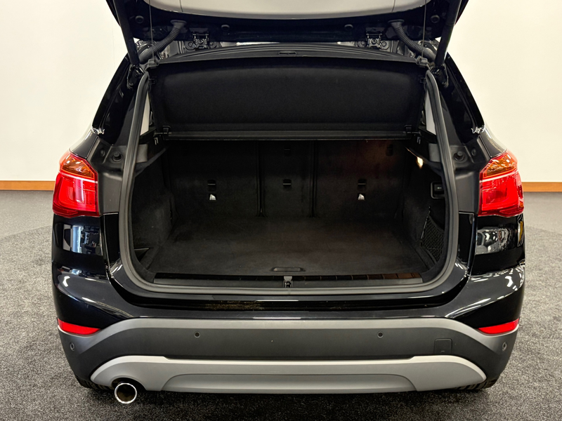 BMW X1 SDrive18i High Executive — photo 10