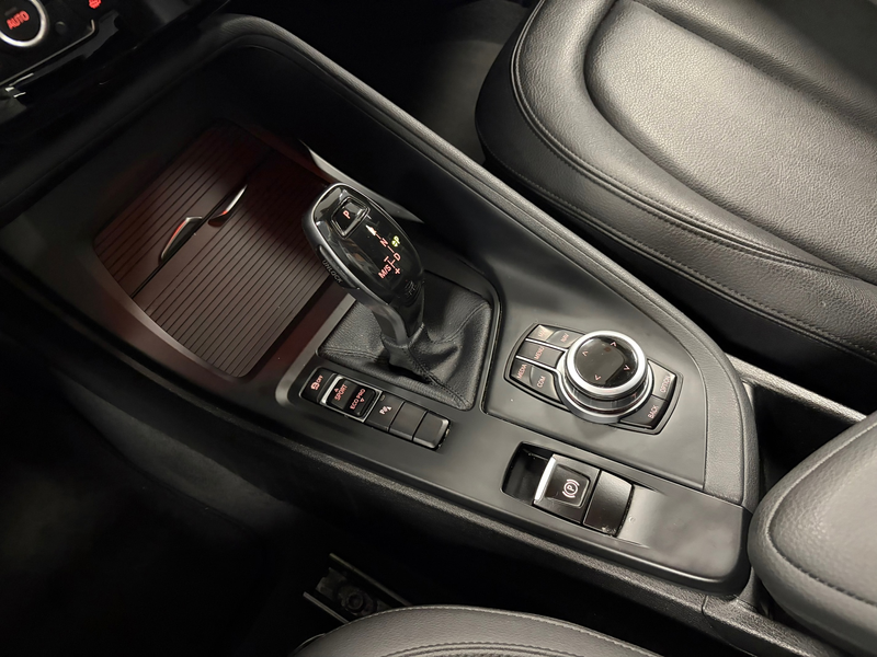 BMW X1 SDrive18i High Executive — photo 29