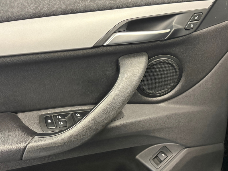 BMW X1 SDrive18i High Executive — photo 31