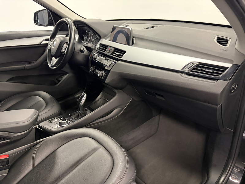 BMW X1 SDrive18i High Executive — photo 2