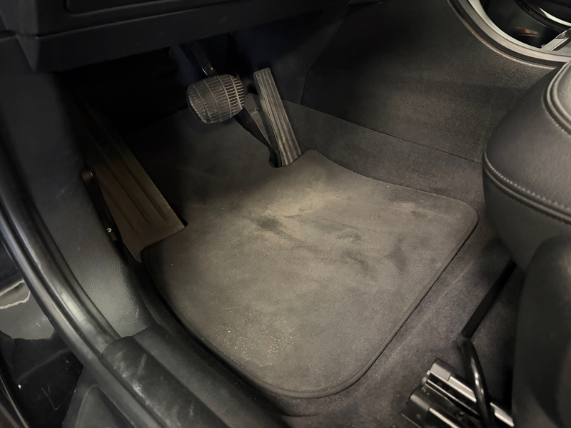 BMW X1 SDrive18i High Executive — photo 32