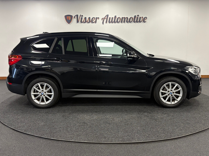 BMW X1 SDrive18i High Executive — photo 3