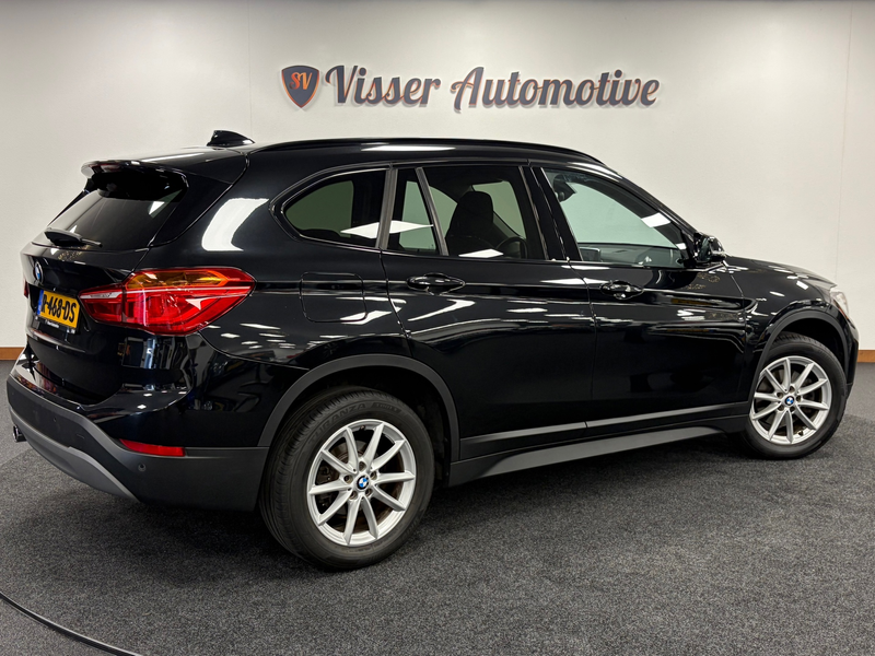BMW X1 SDrive18i High Executive — photo 12