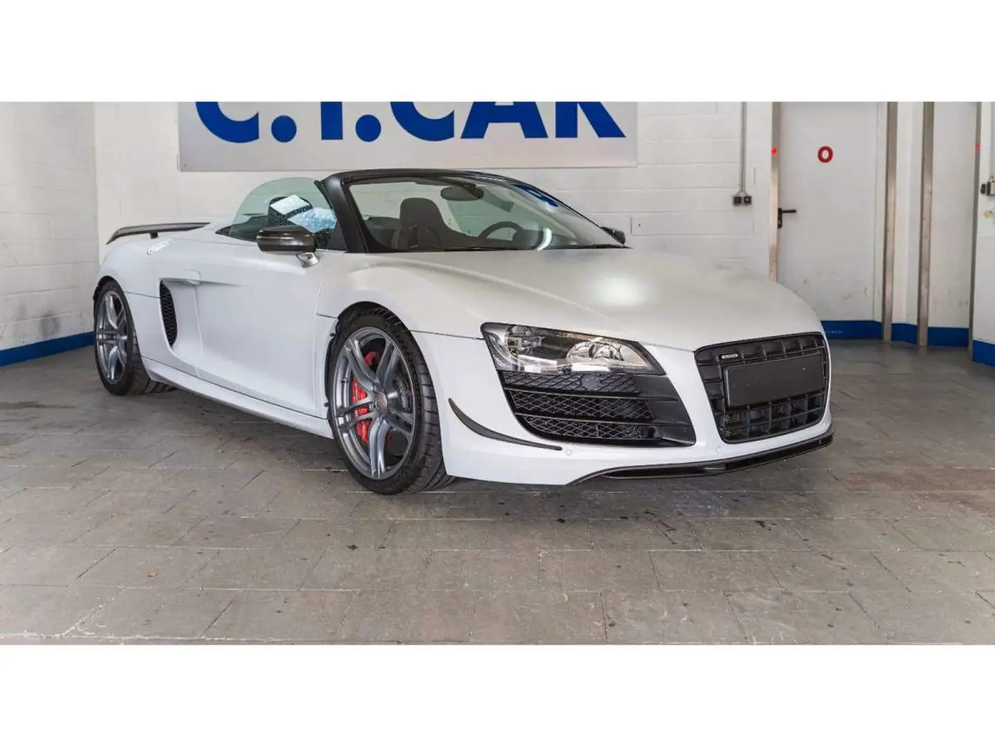Audi R8 GT Spyder 5.2 FSI quattro 182/333 Grijs - 2