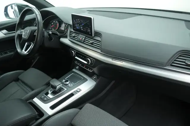 Audi Q5 view 19