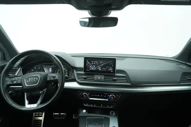 Audi Q5 view 21