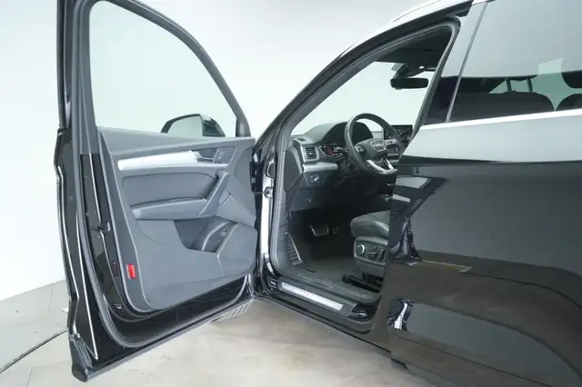 Audi Q5 view 24
