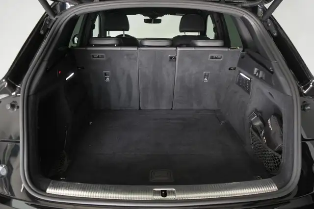 Audi Q5 view 7