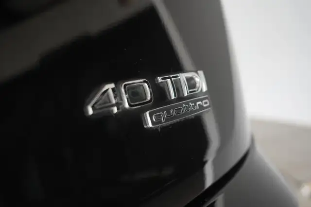 Audi Q5 view 6