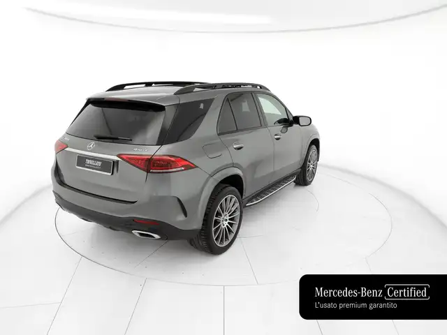 Mercedes-Benz GLE view 3