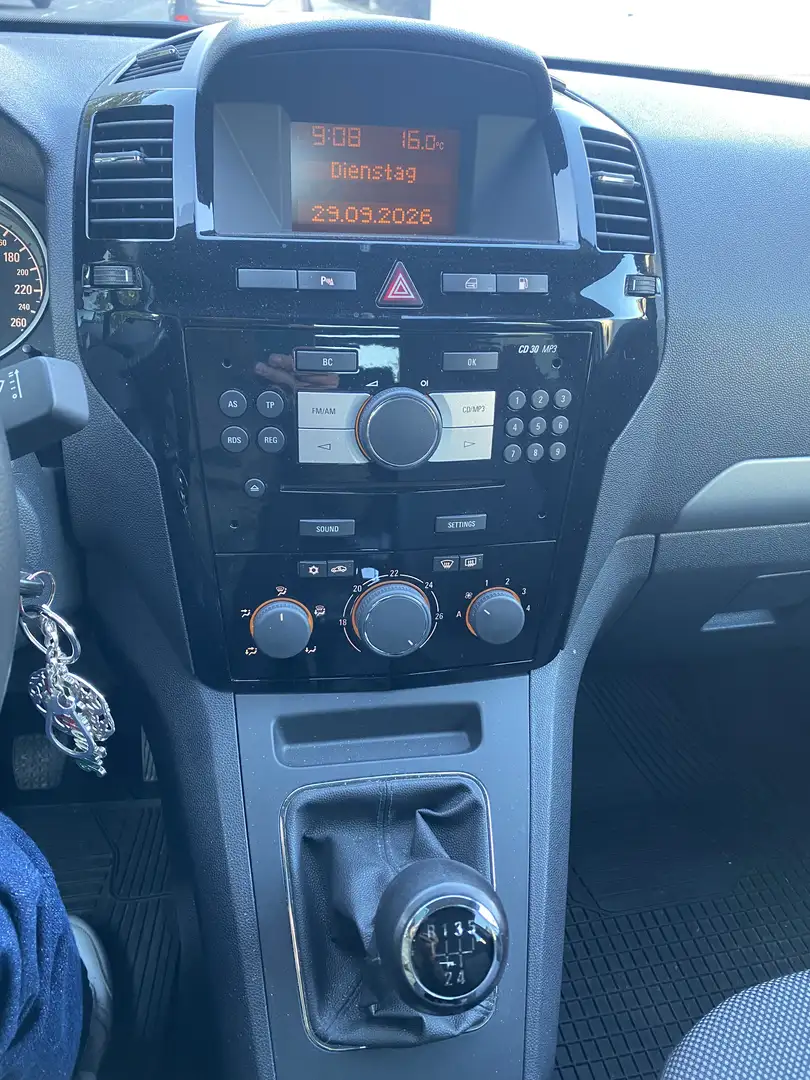 Opel Zafira Van 1,6 CNG Grau - 1
