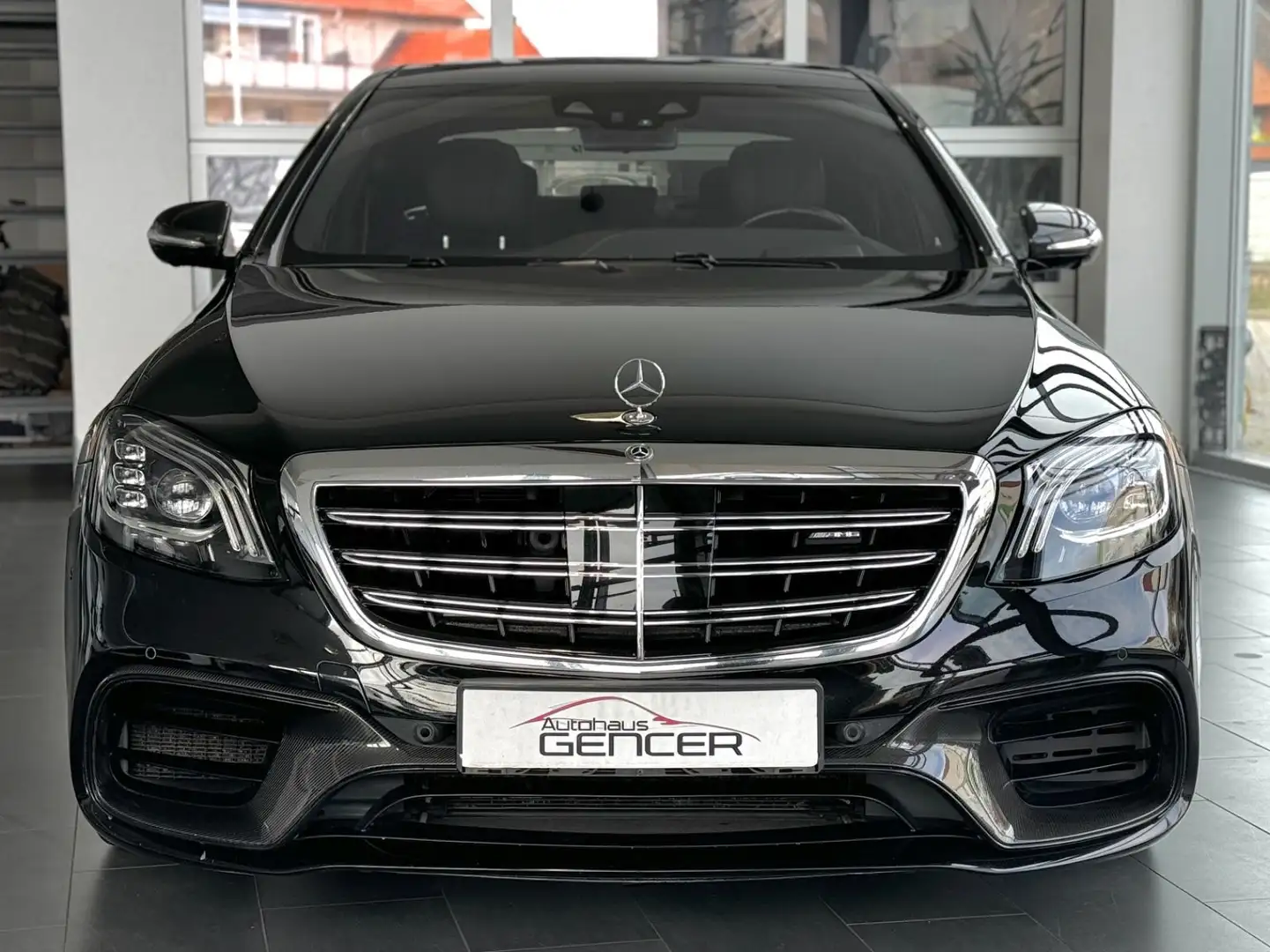 Mercedes-Benz S 63 AMG 4Matic+L"Scheckheft/Pano/Sitzb./360°" Černá - 2