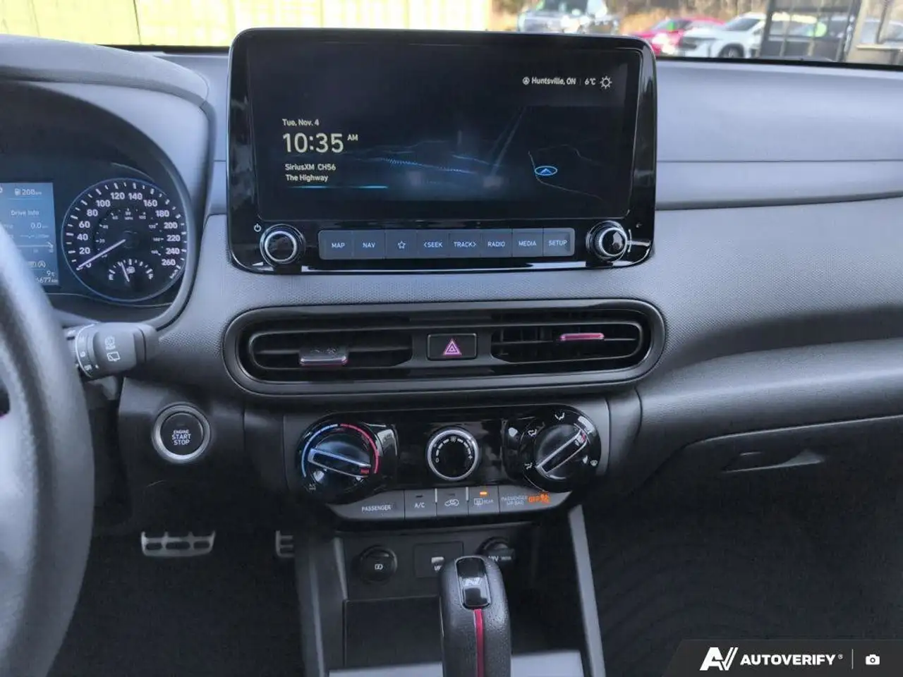 Hyundai KONA снимка Hyundai KONA