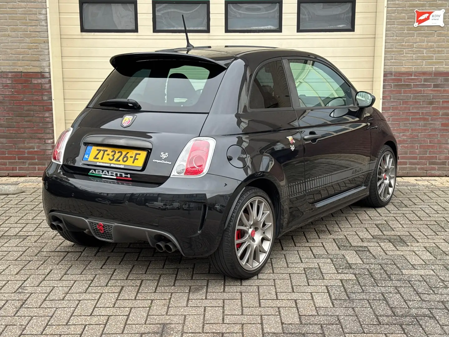 Fiat 500 Abarth 1.4 T-Jet 595 Competizione Brembo | 203 PK | NWE d Чорний - 2