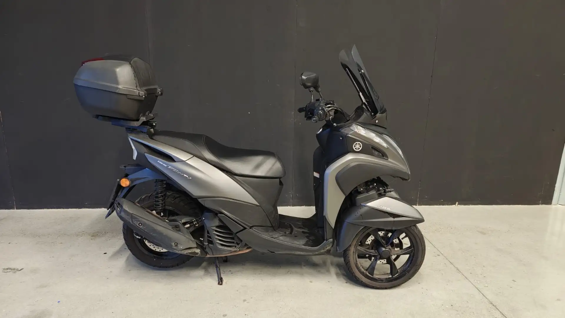 Yamaha TriCity 125 - SOLO EXPORT Gris - 1