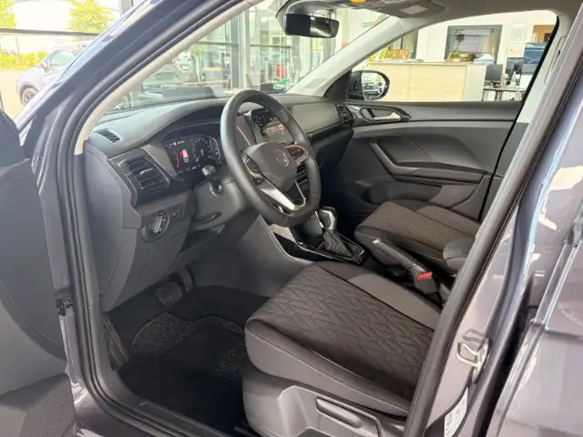 Volkswagen T-Cross view 13