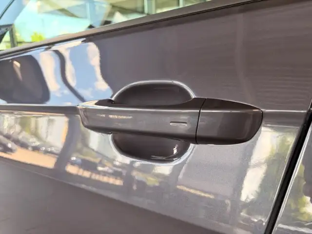 Volkswagen T-Cross view 8