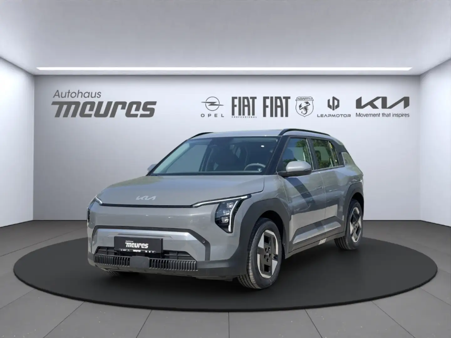 Kia EV3 58.3 kWh Air Wärempumpe Navi Klimaautom Rückfahrka Gris - 1