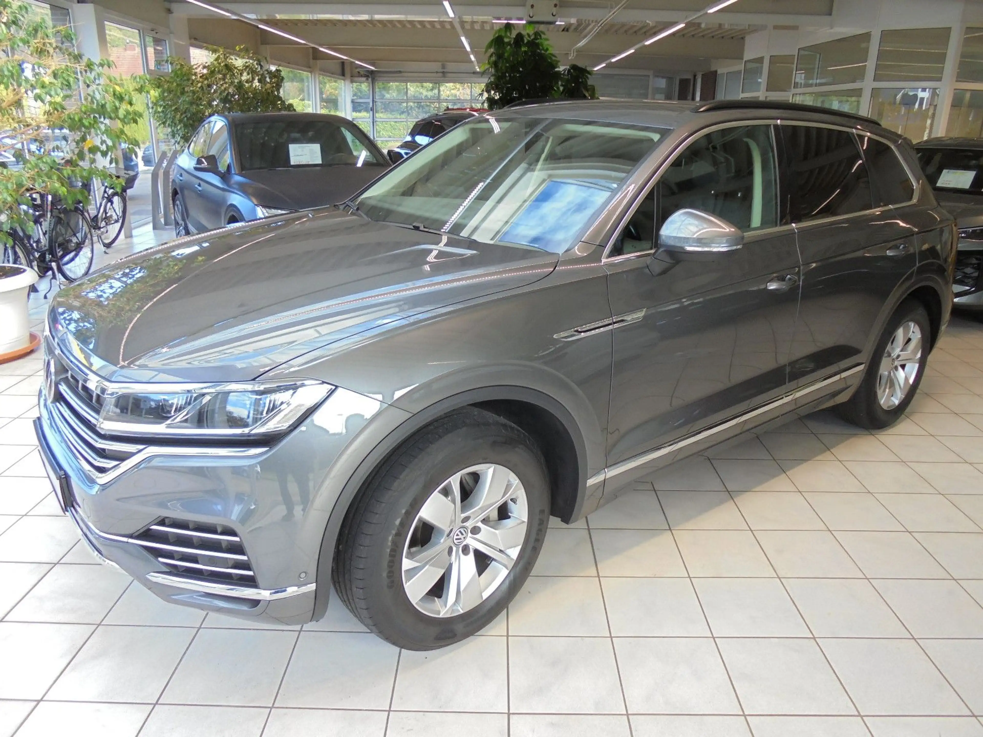 Volkswagen Touareg Atmosp/AHK/Standh/Memory/HeadUp/Leder/1H