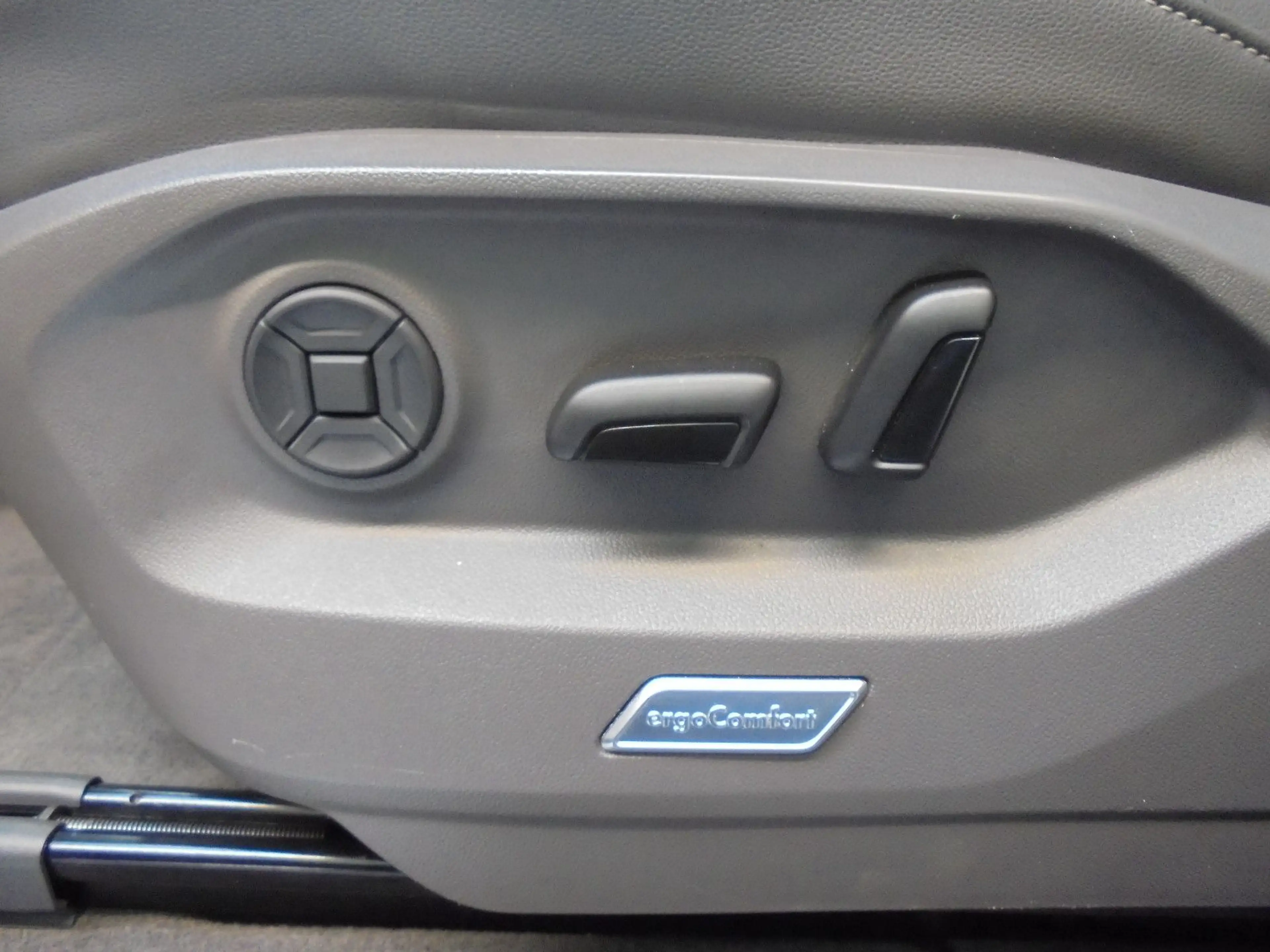 Volkswagen Touareg Atmosp/AHK/Standh/Memory/HeadUp/Leder/1H — photo 6
