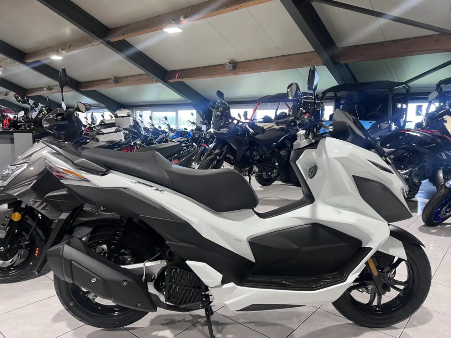 SYM Jet X 125 Blanco - 1