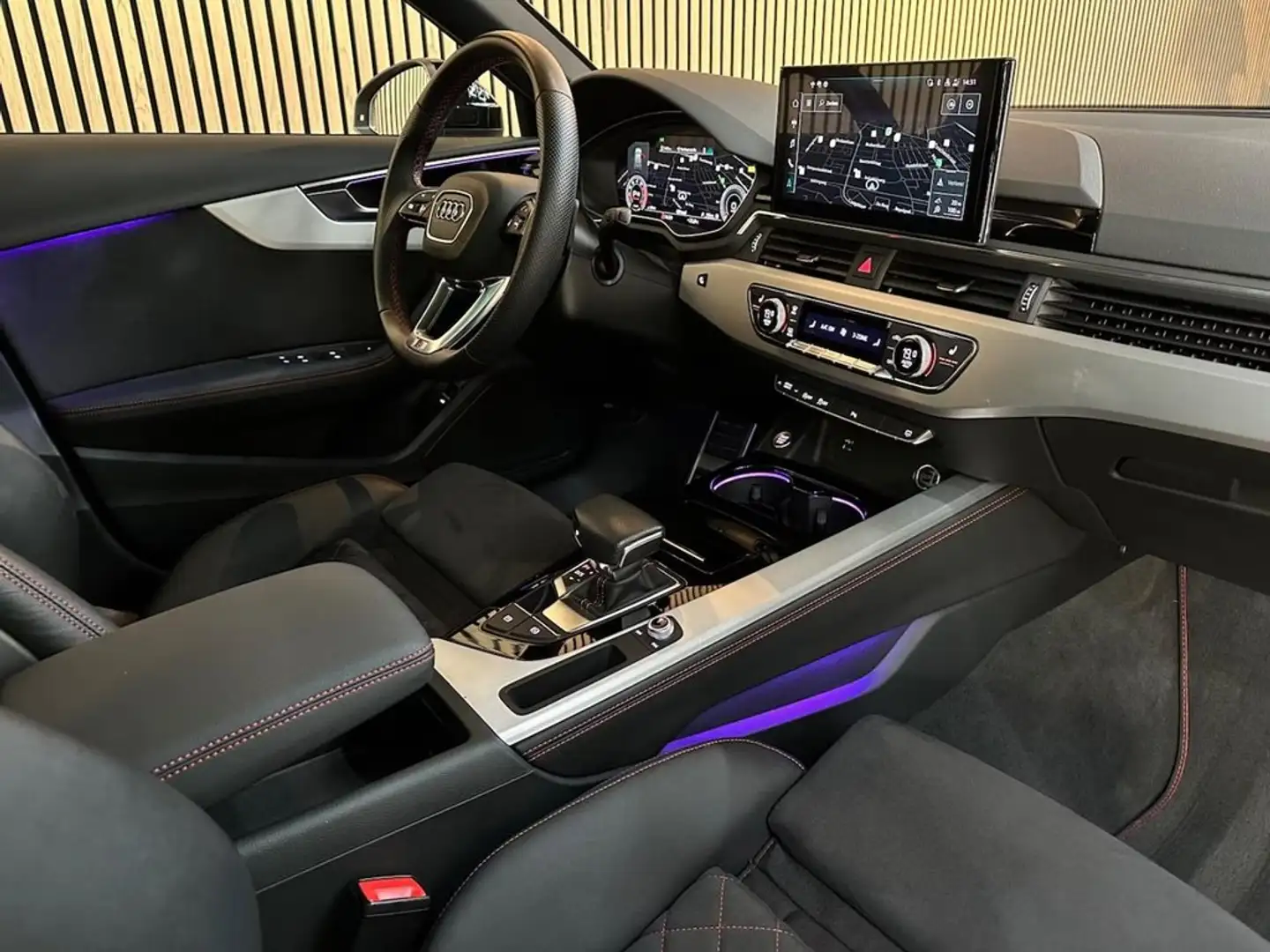 Audi A4 Matrix - Massage - RS Gris - 1