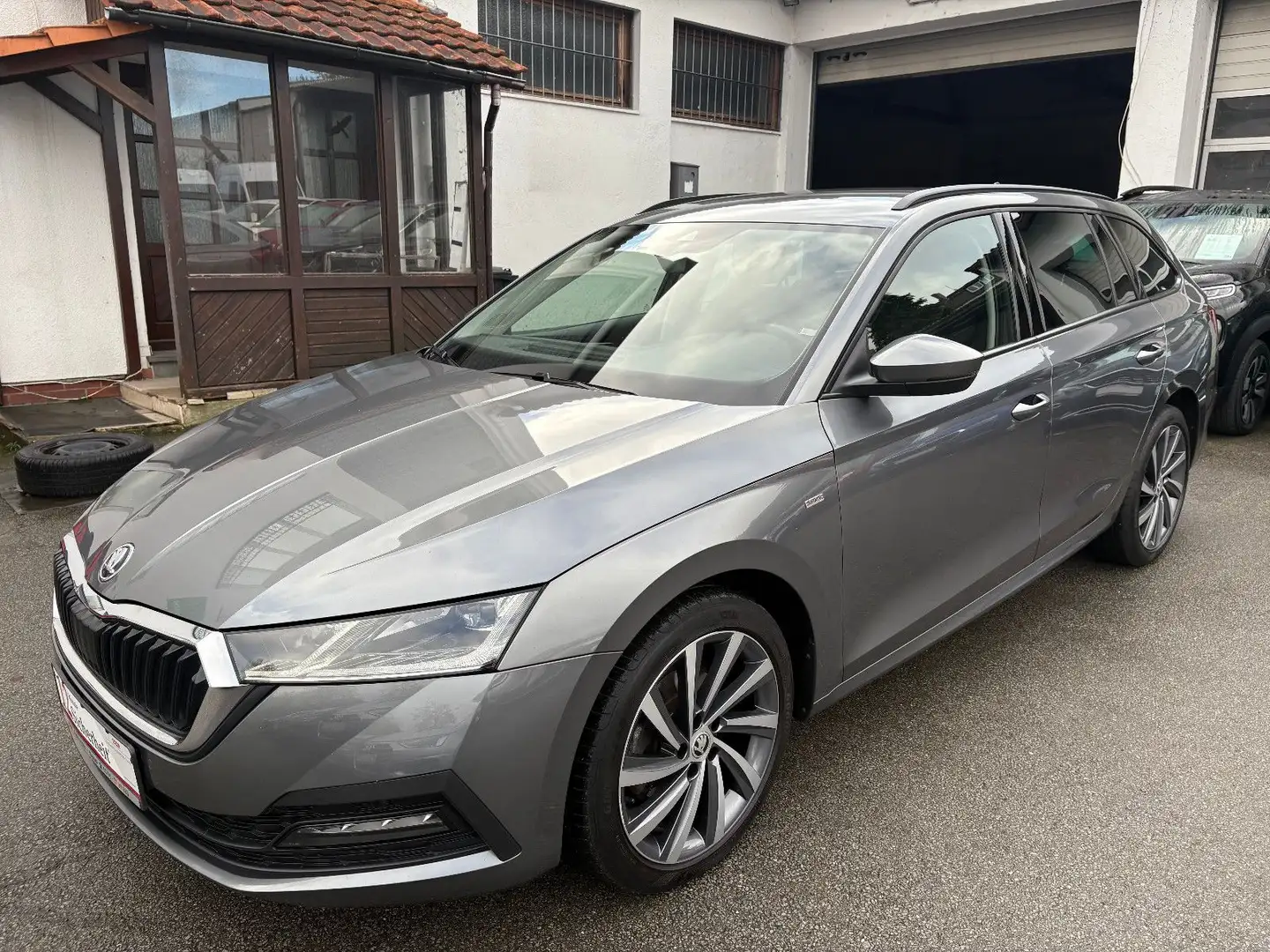 Skoda Octavia 2.0 TDI DSG Combi Tour LED AHK STANDHZG Gris - 1