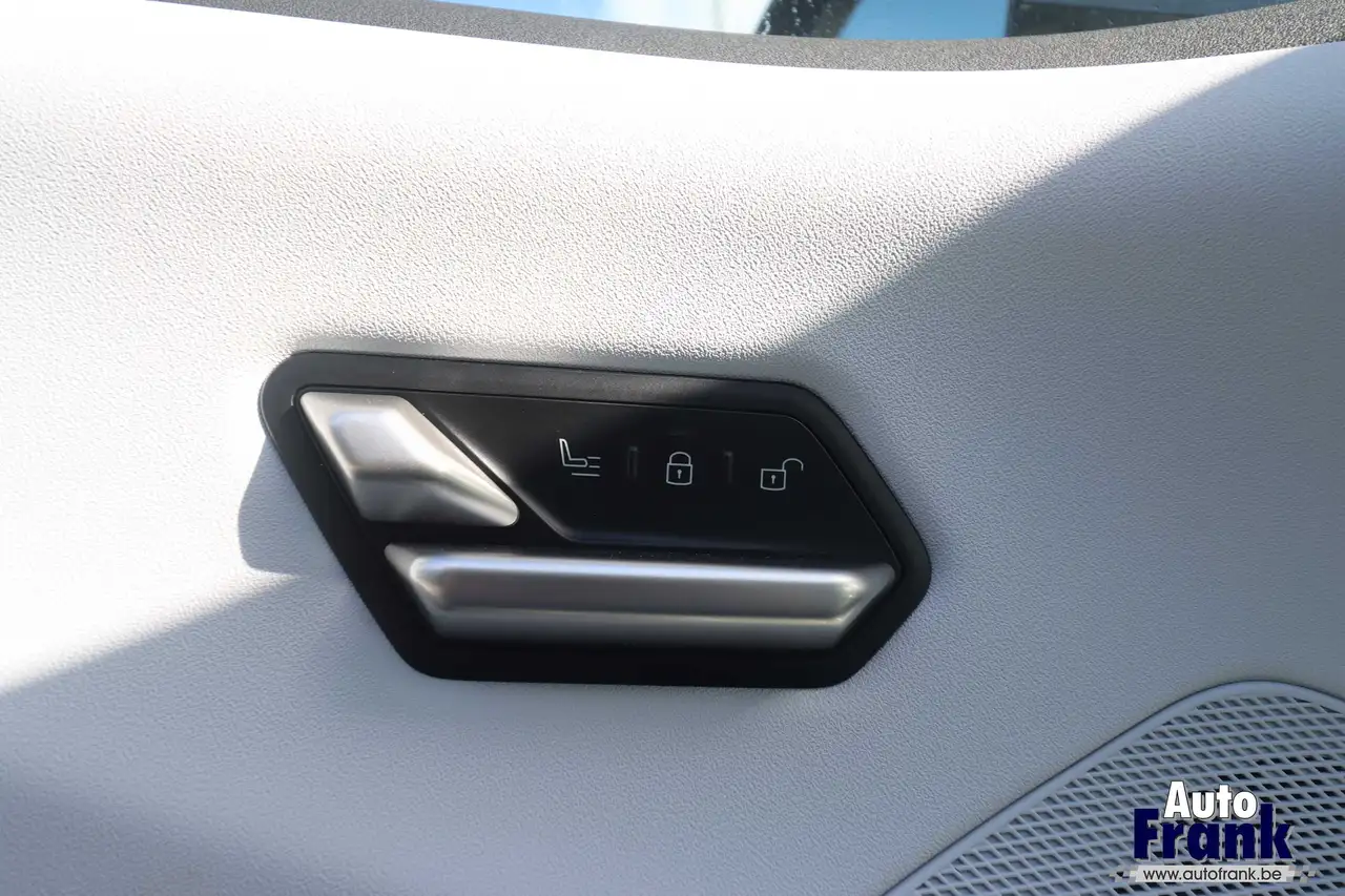 BMW iX3 50 / 4X4 / M-SPORT / TREKHK / 3D HUD / 360CAM / MEMORY, миниатюра 23