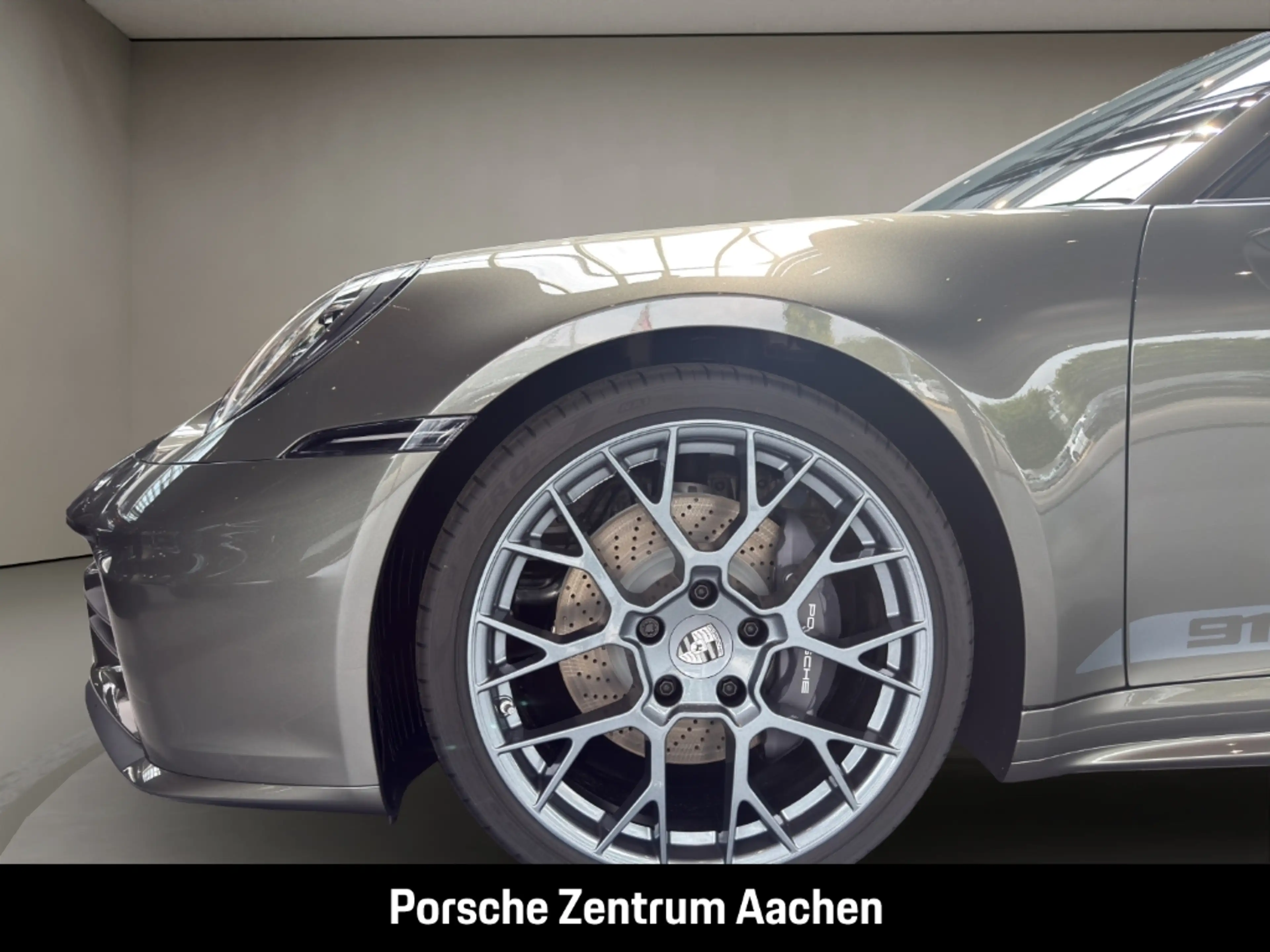 Porsche 992 -2 (911) Carrera T — photo 10